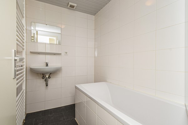Medium property photo - Linnaeusstraat 66A, 2522 GT Den Haag